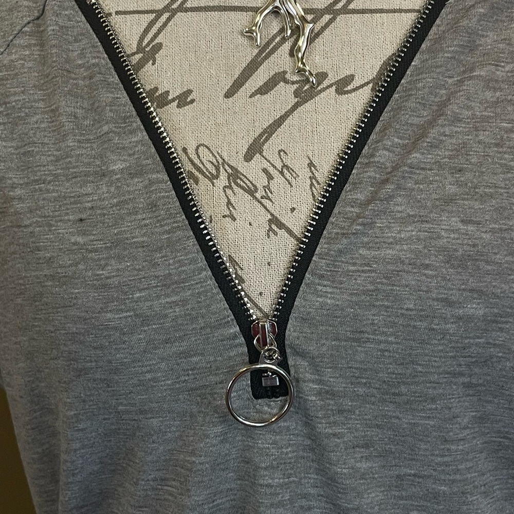 🤐 ZIPPER TOP 🤐 - Picture 3 of 11
